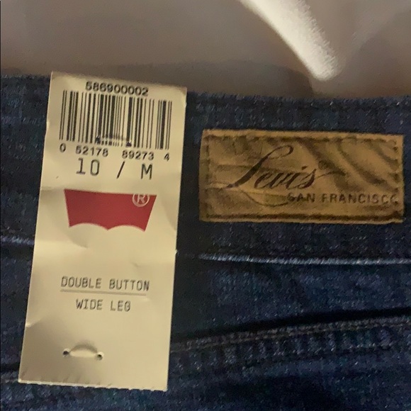 Ladies Levi’s - Picture 8 of 8